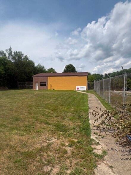Primary Photo Of 14447 IL-34, Benton Industrial For Sale
