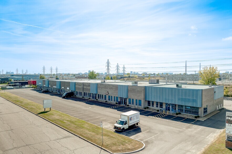 More Photos Of 1405-1453 St Bergar, Laval Warehouse For Lease