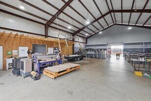More Photos Of 11983 Cleveland Gibbs Rd, Roanoke Flex For Lease