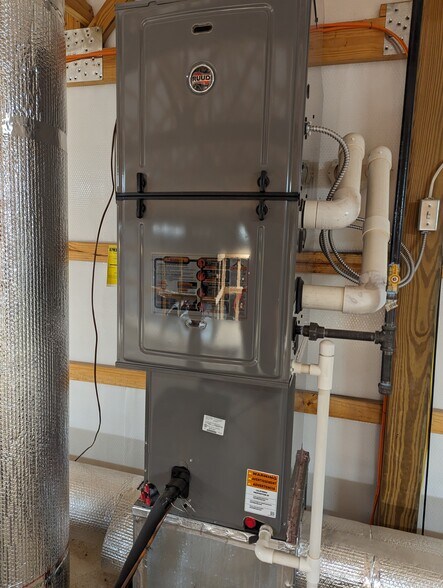 More Photos Of 516 S Main St, Nixa Service For Sale