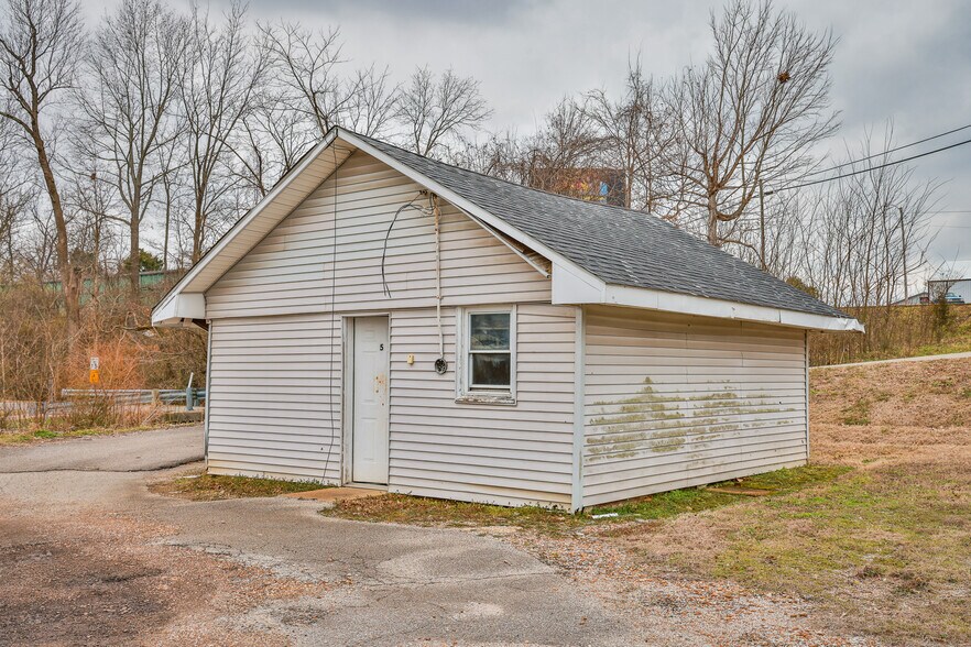 More Photos Of 279 Pikeview St, Dresden Multifamily For Sale