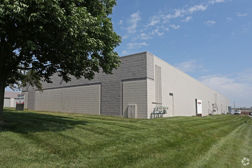 More Photos Of 11610-11634 W 90th St, Overland Park Warehouse For Lease