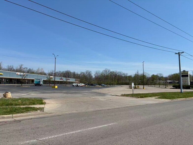 More Photos Of 5537-5597 Salem Ave, Dayton Unknown For Lease