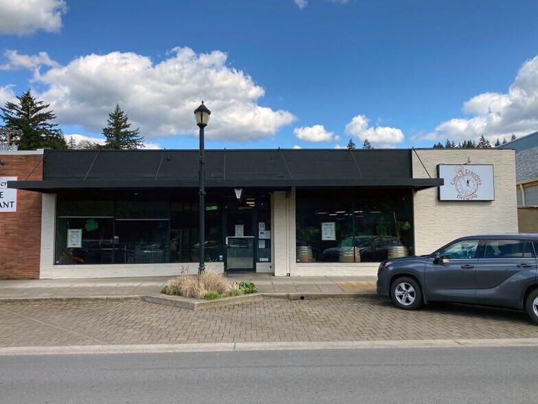 More Photos Of 326 S Broadway St, Estacada Storefront For Sale