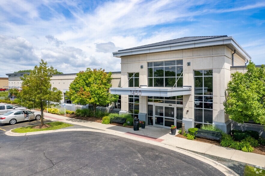 More Photos Of 1450 Busch Pky, Buffalo Grove Office For Lease