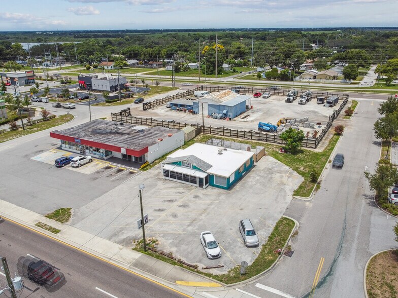 More Photos Of 275 S Lake Shore Way, Lake Alfred Restaurant For Sale