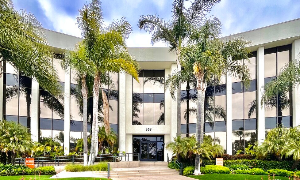 More Photos Of 369 San Miguel Dr, Newport Beach Medical For Lease