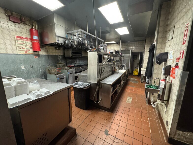 More Photos Of 219 N 21st Ave, Hollywood Storefront Retail Office For Sale