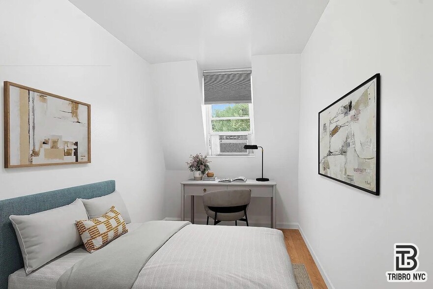 More Photos Of 126 Hall St, Brooklyn Apartments For Sale