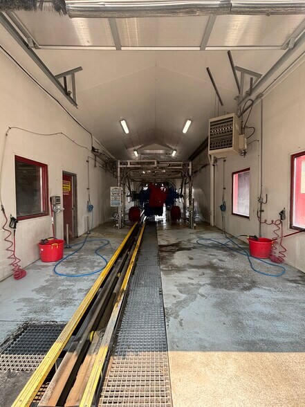 More Photos Of 865 W Bridge St, Blackfoot Carwash For Sale