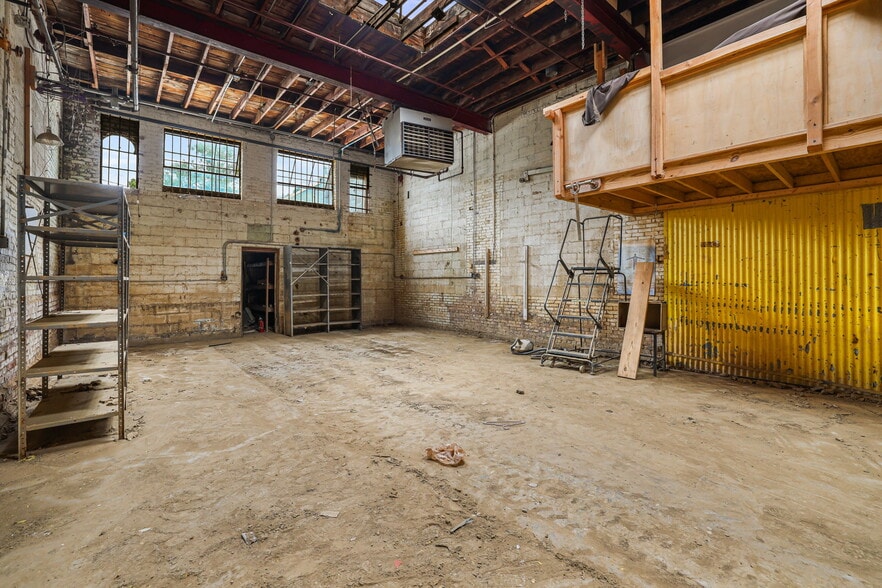 More Photos Of 9 Reed St, Asheville Showroom For Sale