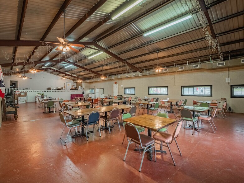 More Photos Of 424 N Texas St, De Leon Restaurant For Sale