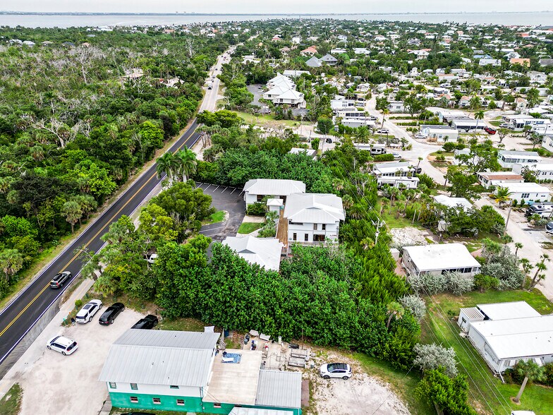 More Photos Of 1149 Periwinkle Way, Sanibel Office For Sale