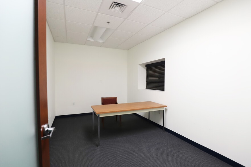 More Photos Of 1034 Pearl St, Brockton Warehouse For Sale