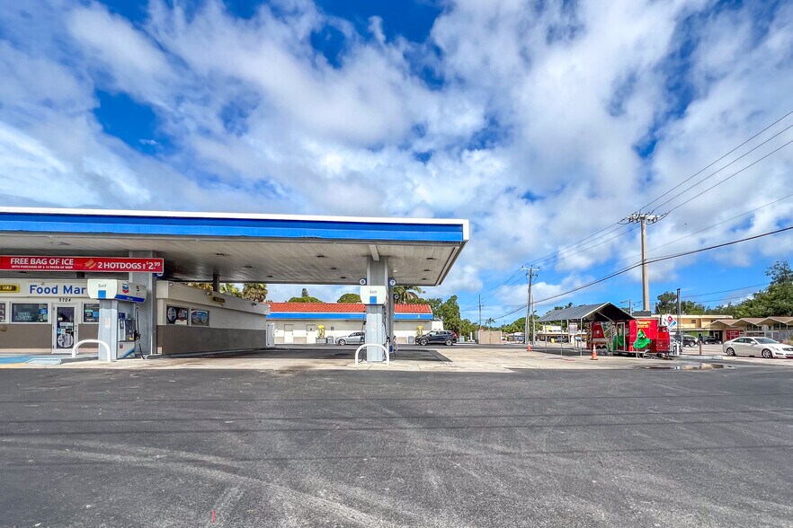 More Photos Of 5704 14th St W, Bradenton Convenience Store For Sale