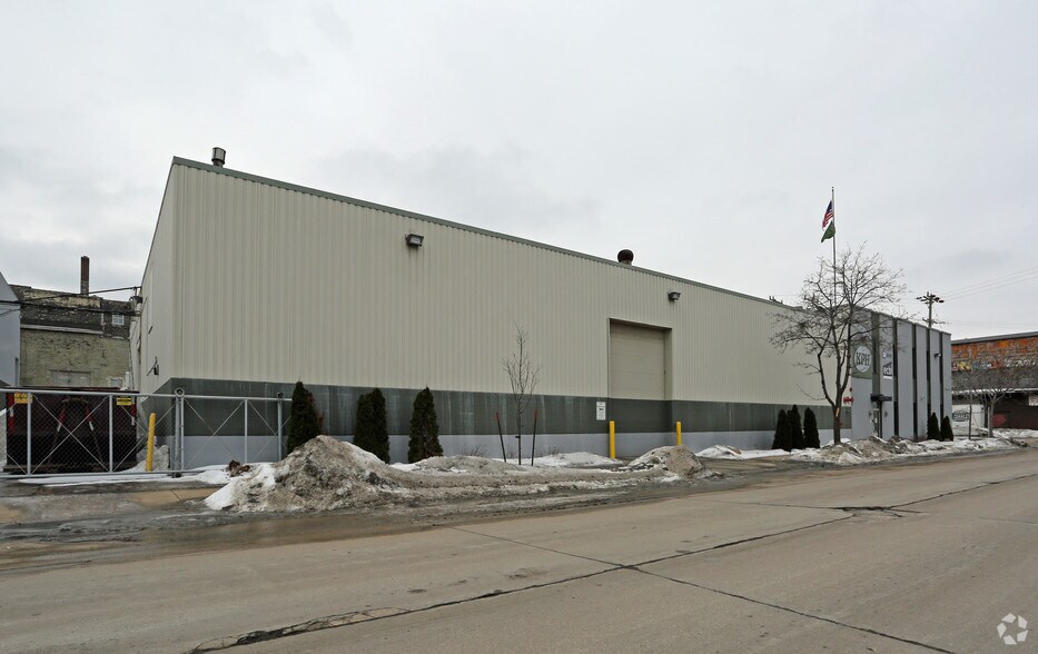 More Photos Of 1237 W Bruce, Milwaukee Manufacturing For Lease