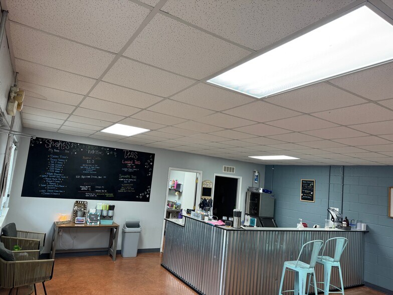 More Photos Of 98 Home Run Rd, Munfordville General Retail For Lease