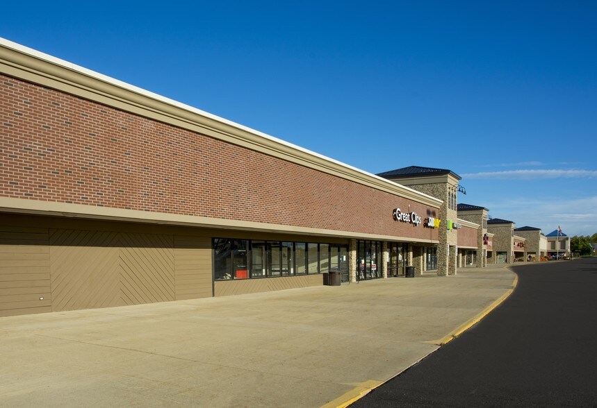 More Photos Of 41701-41941 Garfield Rd, Clinton Township Unknown For Lease