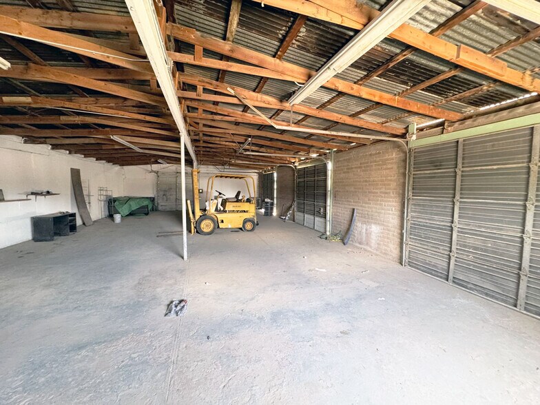 More Photos Of 10390 Dyer St, El Paso Service For Sale