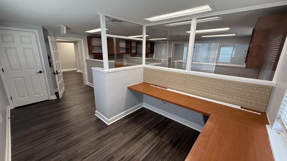 More Photos Of 5321 Memorial Hwy, Tampa Office For Lease