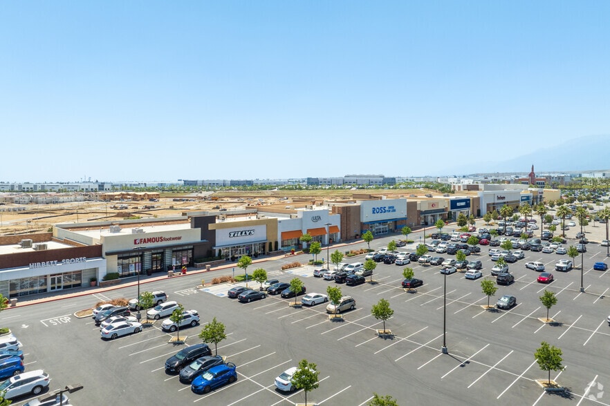 More Photos Of 1175-1295 W Renaissance Pky, Rialto Storefront For Lease