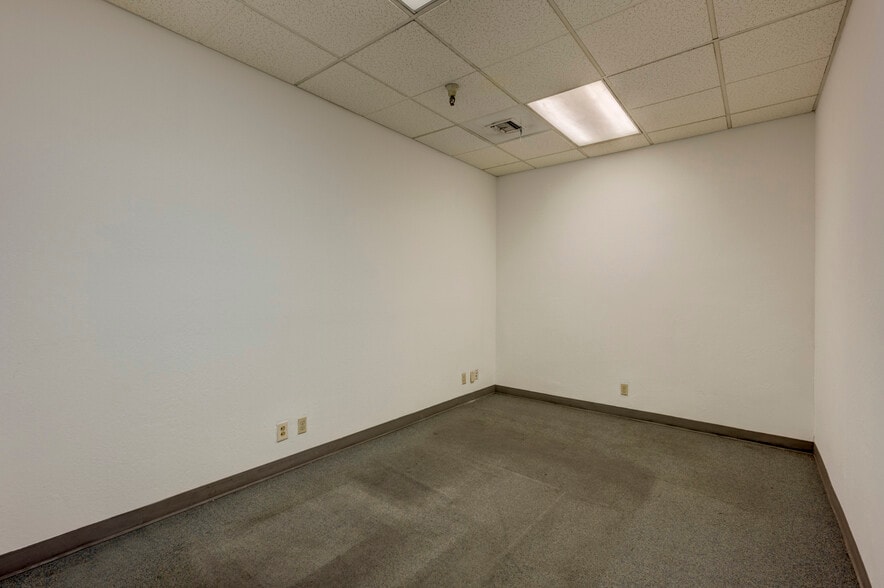 More Photos Of 575-585 Reactor Way, Reno Distribution For Lease
