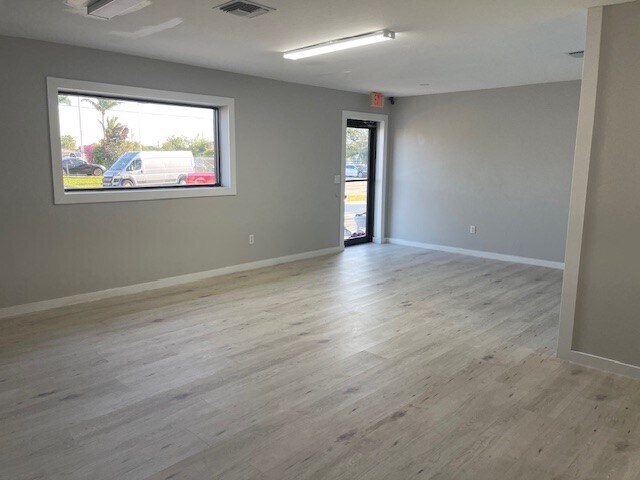 More Photos Of 1030 SE 12th Ct, Cape Coral Warehouse For Sale