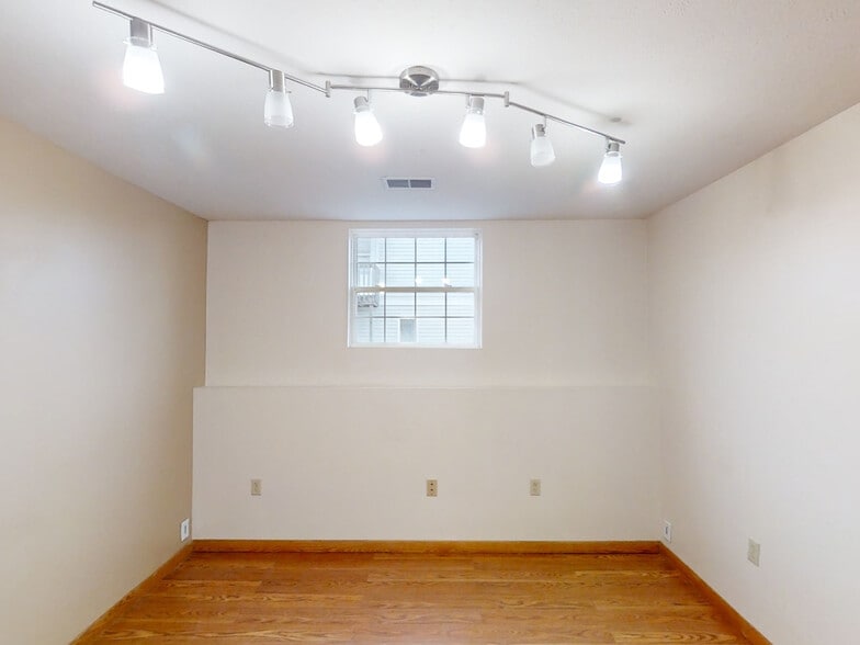 More Photos Of 4546 W Ridge Road, Erie Office For Sale