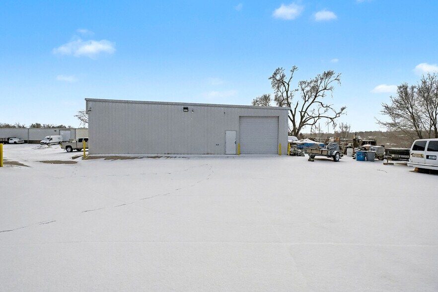 More Photos Of 3145-3149 N 84th Cir, Omaha Warehouse For Sale