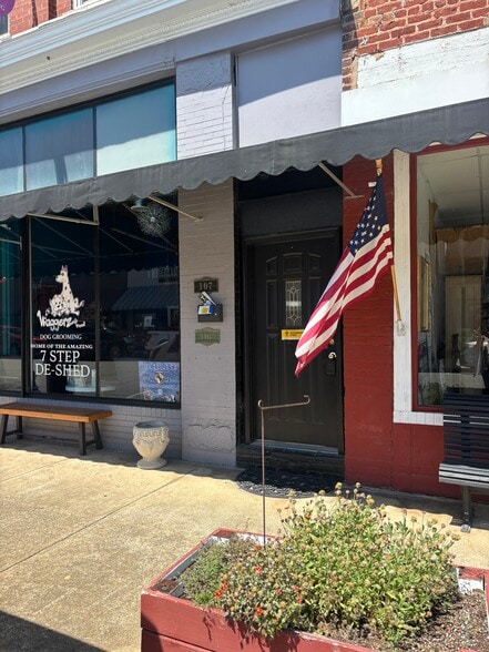 More Photos Of 107 N Raiford St, Selma Storefront Retail Residential For Lease