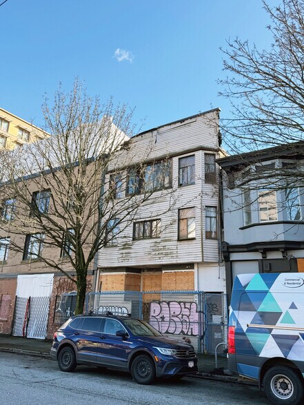 More Photos Of 568 Powell St, Vancouver Land For Sale