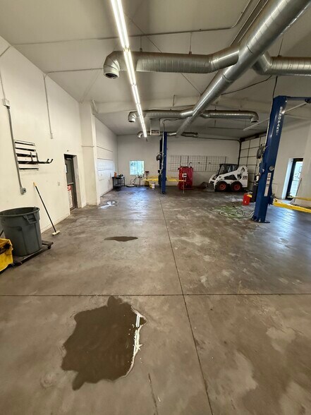 More Photos Of 5410 E Commerce Ave, Flagstaff Warehouse For Lease