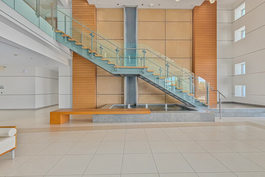 More Photos Of 4650 E Cotton Center Blvd, Phoenix Office For Lease