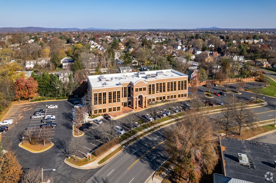 More Photos Of 50 Catoctin Cir NE, Leesburg Office For Lease