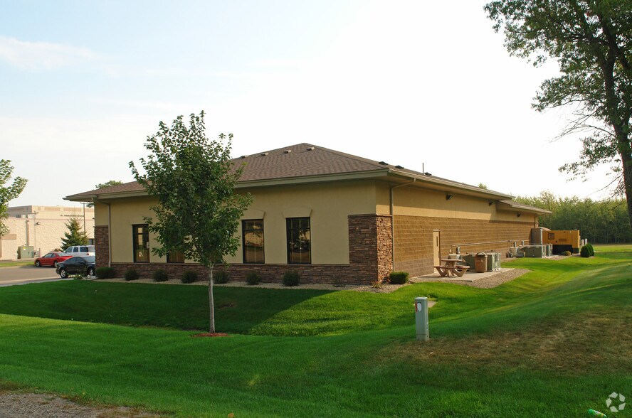 More Photos Of 22955 Poppy St, Saint Francis Office For Sale