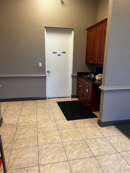 More Photos Of 17041 Alico Commerce Ct, Fort Myers Industrial For Lease