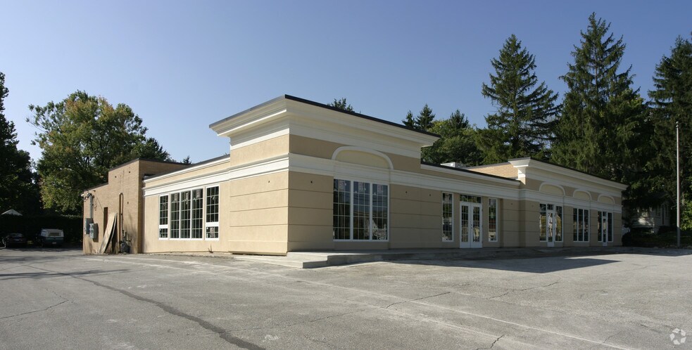 Primary Photo Of 114 E Aurora Rd, Northfield Freestanding For Sale
