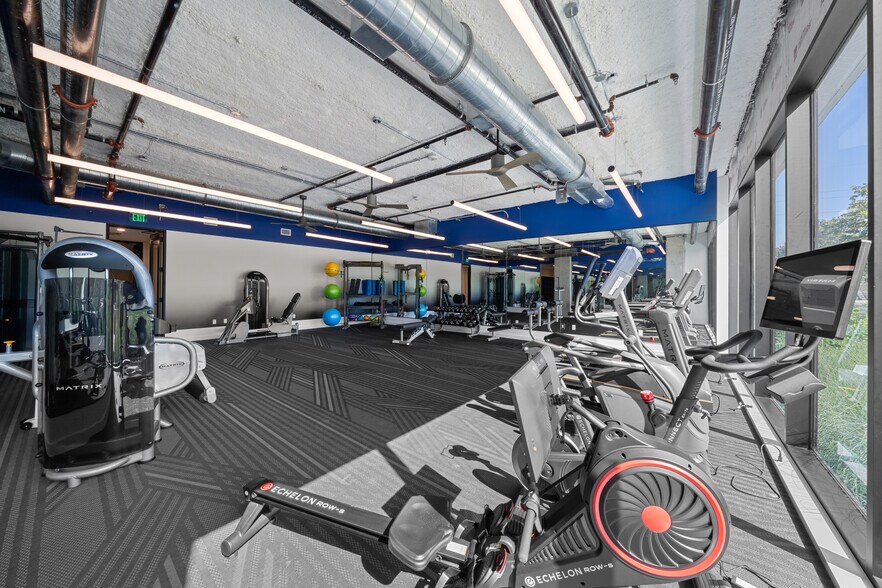 More Photos Of 1300 E 5th St, Austin Office For Lease