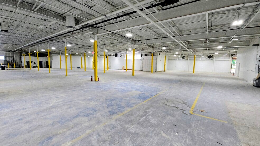 More Photos Of 9 S Forrest Ave, Norristown Manufacturing For Lease