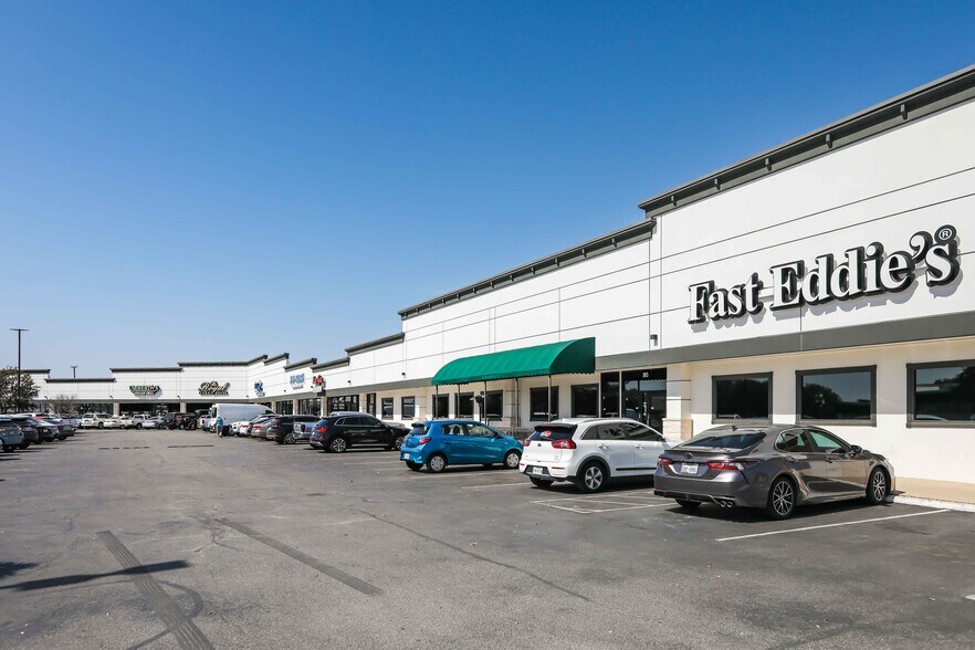 More Photos Of 7616 Culebra Rd, San Antonio Unknown For Lease