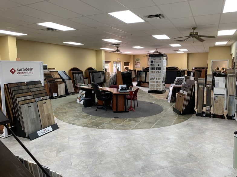 More Photos Of 32379 Broadway St, Sebring Storefront For Sale
