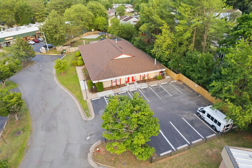 More Photos Of 83 Sugarland Run Dr, Sterling Daycare Center For Lease
