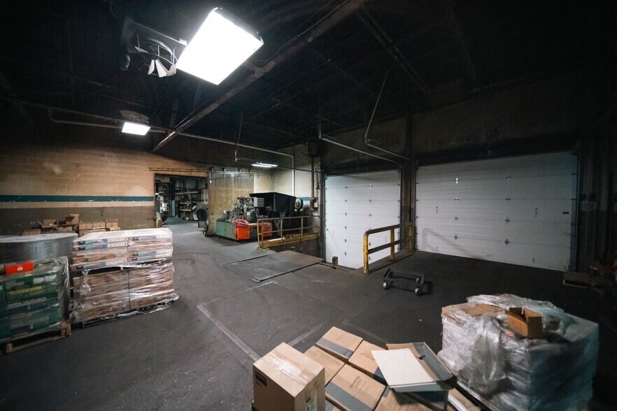 More Photos Of 1185 E Keating Ave, Muskegon Manufacturing For Sale