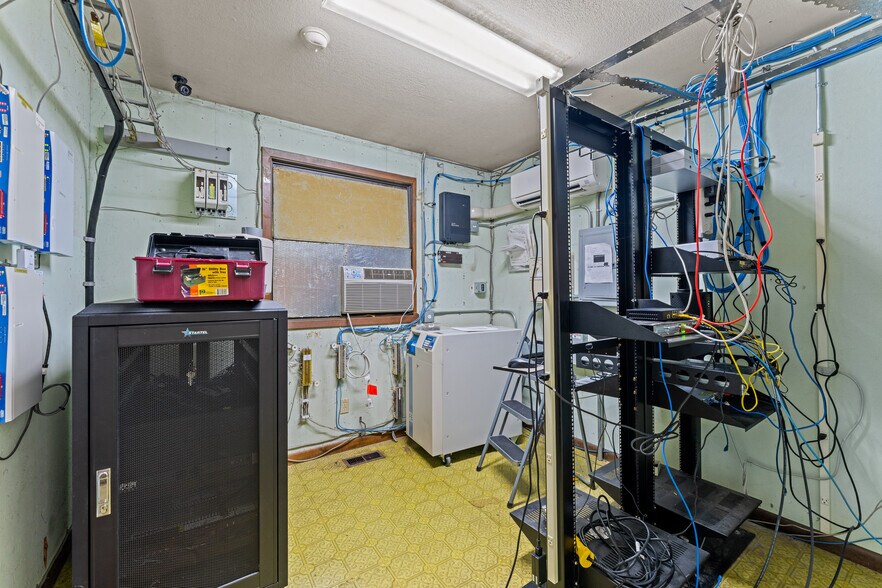 More Photos Of 515 NE 8th St, Grants Pass Office For Sale