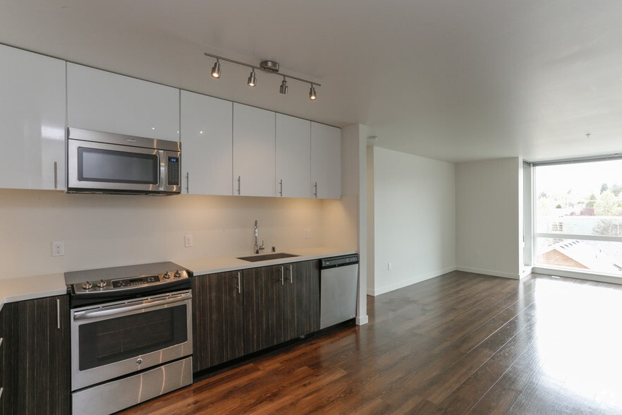 More Photos Of 900 NE 65th St, Seattle Apartments For Lease