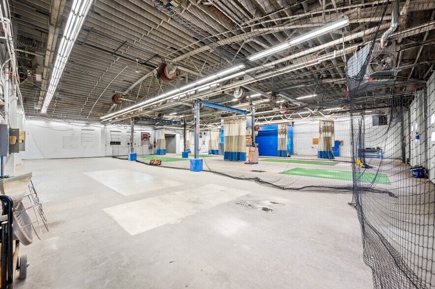 More Photos Of 1441 Central Ave, Columbus Auto Repair For Lease