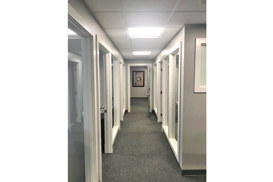 More Photos Of 101 N Westlake Blvd, Westlake Village Unknown For Lease