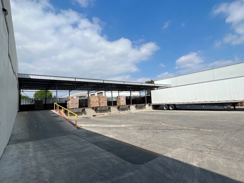 More Photos Of 1920 S Augusta Ct, Ontario Warehouse For Lease