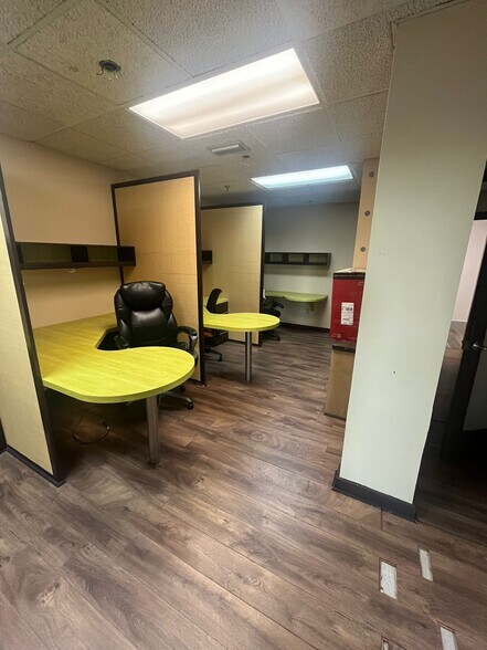 More Photos Of 5975 Sunset Dr, Miami Medical For Lease