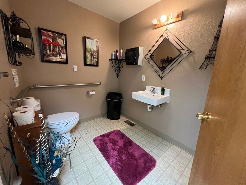 More Photos Of 402 E Main St, Riverton Storefront Retail Office For Sale